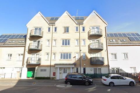 2 bedroom flat to rent, Varcoe Gardens, UB3
