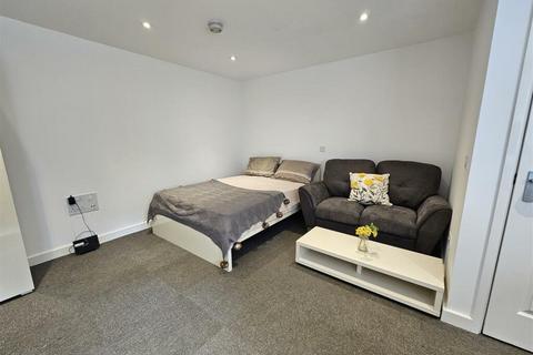 Studio to rent, Orange Grove, Wisbech