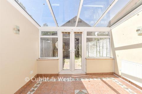 3 bedroom semi-detached house for sale, Castle Rise, Uckfield TN22