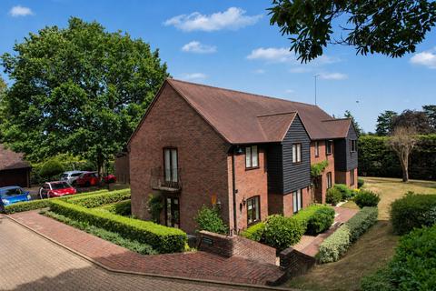 3 bedroom apartment for sale, Greenhill Road, Farnham, Surrey, GU9