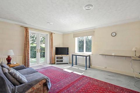 3 bedroom apartment for sale, Greenhill Road, Farnham, Surrey, GU9