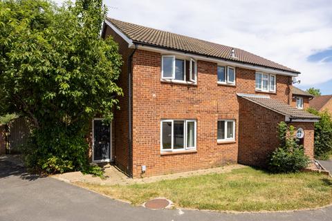 1 bedroom end of terrace house for sale, Fitzjohn Close, Surrey GU4