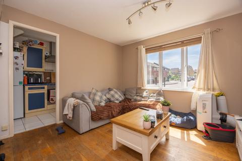 1 bedroom end of terrace house for sale, Fitzjohn Close, Surrey GU4