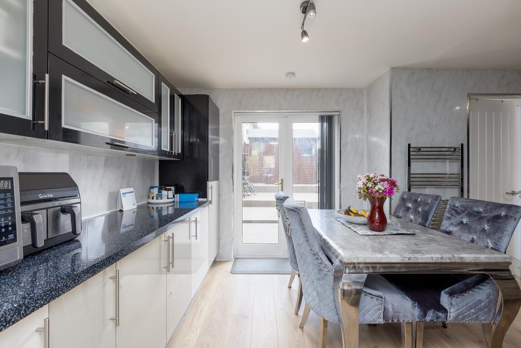 House in Edinburgh, Craigmillar - View 4