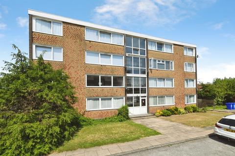 2 bedroom flat for sale, Roseberry Avenue, Benfleet