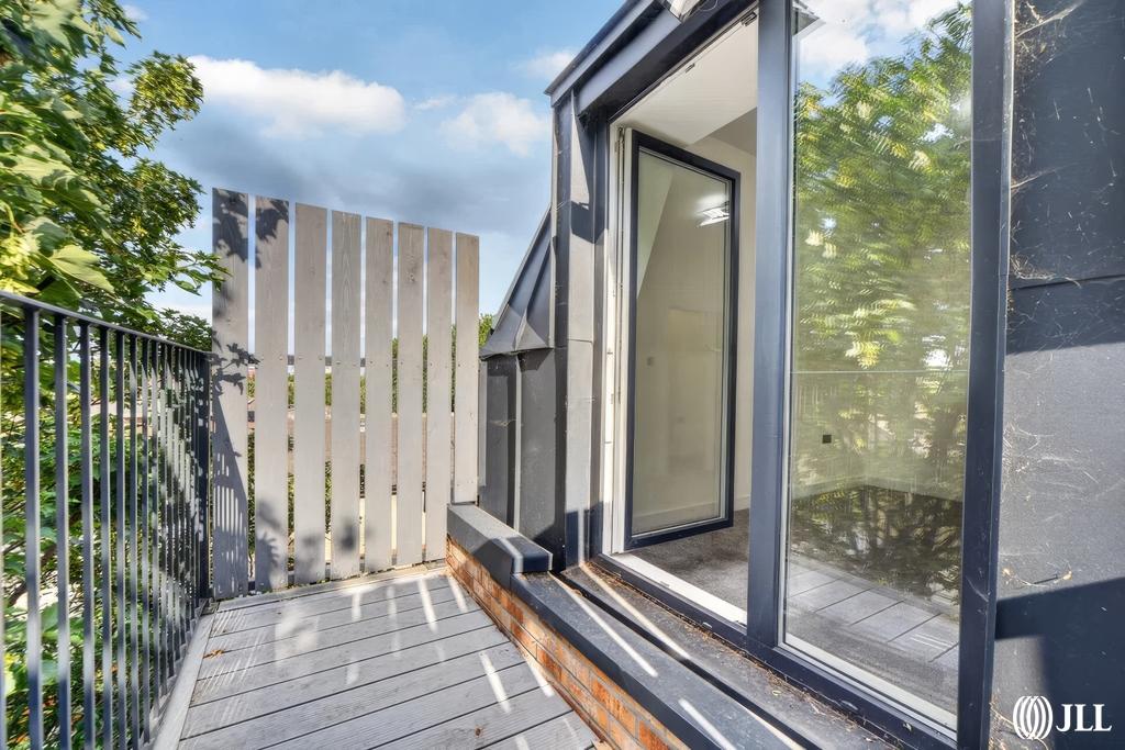 Decking area