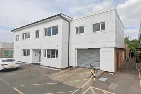 Warehouse for sale, 25-28 Station Clos Potters Bar EN6 1TL