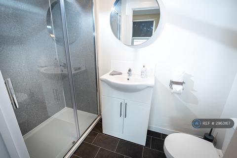 1 bedroom in a house share to rent, Main St, Egremont, CA22