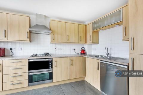5 bedroom terraced house to rent, Appleton Drive, Basingstoke, RG24