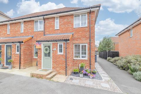 2 bedroom end of terrace house for sale, Central Boulevard, Aylesham, Canterbury, Kent, CT3