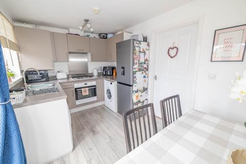 2 bedroom end of terrace house for sale, Central Boulevard, Aylesham, Canterbury, Kent, CT3