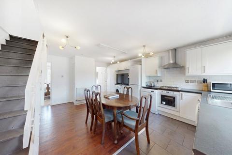 5 bedroom flat to rent, Crefeld Close, London, W6