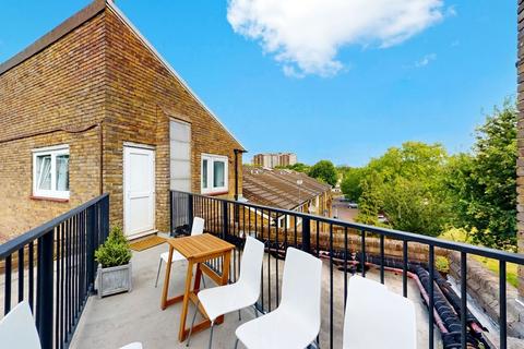 5 bedroom flat to rent, Crefeld Close, London, W6