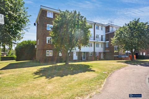 Victor Approach, Hornchurch, RM12