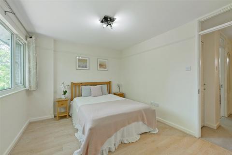 2 bedroom terraced house to rent, Hawkesworth Close, Northwood, HA6