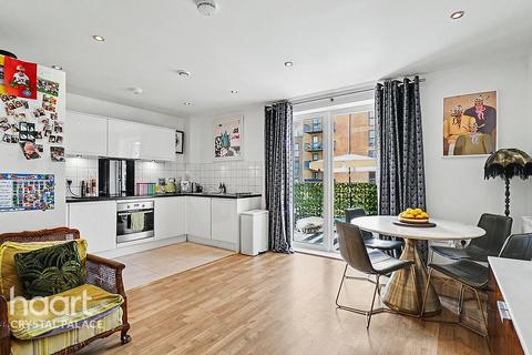 2 bedroom apartment for sale, Apple Yard, LONDON
