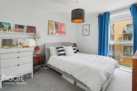 2 bedroom apartment for sale, Apple Yard, LONDON
