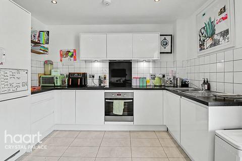2 bedroom apartment for sale, Apple Yard, LONDON