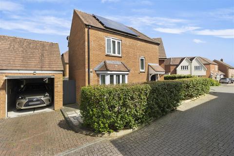 3 bedroom semi-detached house for sale, Lundy Walk, Hailsham