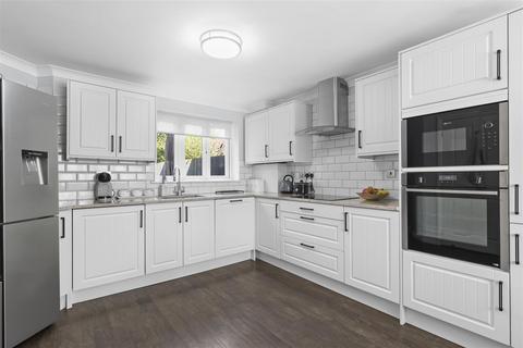 3 bedroom semi-detached house for sale, Lundy Walk, Hailsham