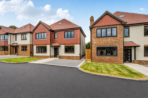 5 bedroom detached house for sale, 2 Eagleton Drive, Hayes, Kent