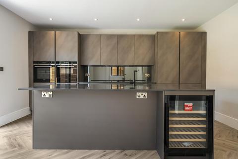 5 bedroom detached house for sale, 2 Eagleton Drive, Hayes, Kent