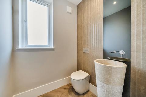 5 bedroom detached house for sale, 2 Eagleton Drive, Hayes, Kent
