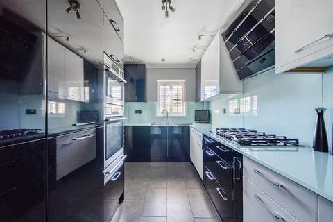 4 bedroom detached house for sale, Burghfield Road, Berkshire RG30