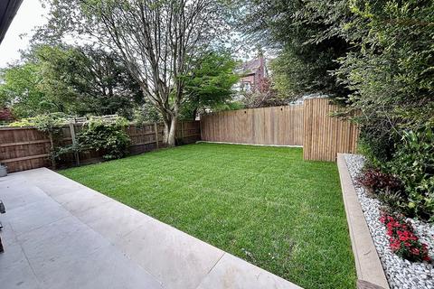 4 bedroom detached house for sale, Essex Avenue, Didsbury, M20
