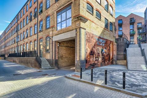 Studio for sale, Leigh Street, Buckinghamshire HP11