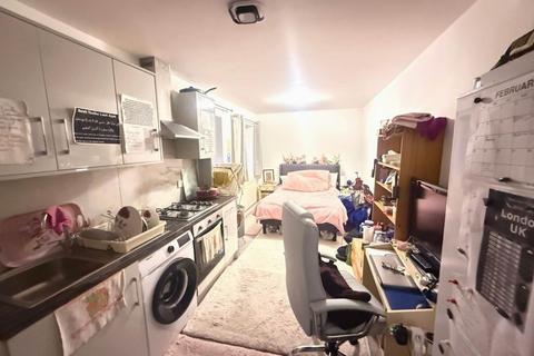 undefined, Pinn Close, Uxbridge