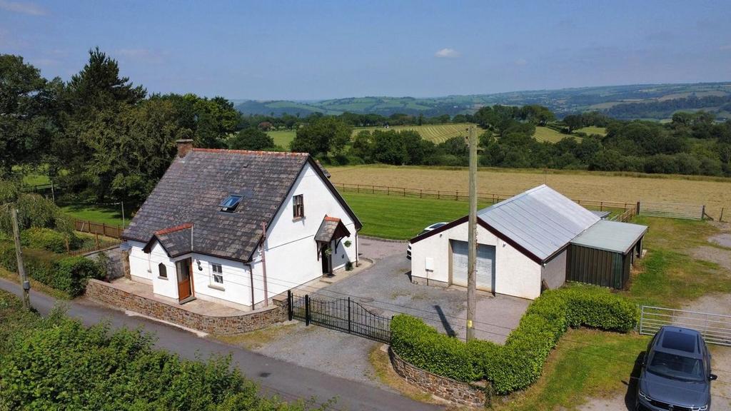 3 bedroom property with land for sale, Capel Dewi