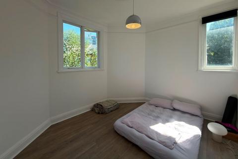 3 bedroom flat for sale, Flat B, 1 Dartmouth Road, Kilburn, London, NW2 4ET