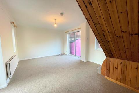 2 bedroom terraced house to rent, Heathfield, Basingstoke RG22
