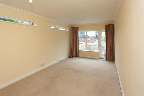2 bedroom flat to rent, CODSALL, Station Road