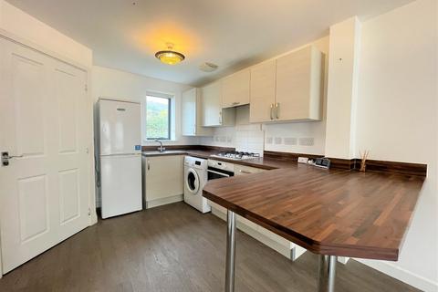 2 bedroom end of terrace house to rent, Sir Harry Secombe Court, Swansea, SA1