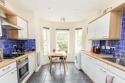 2 bedroom flat to rent, Penners Gardens, Surbiton KT6