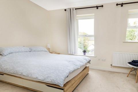 2 bedroom flat to rent, Penners Gardens, Surbiton KT6