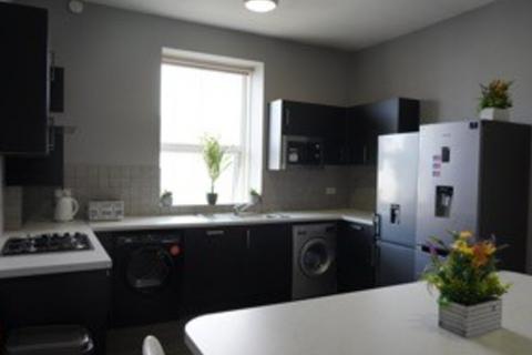 5 bedroom apartment to rent, 3B North Friary House