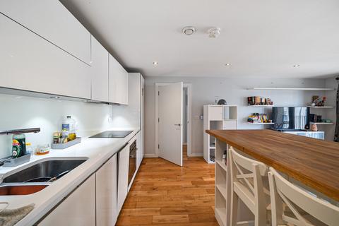 2 bedroom apartment for sale, Eythorne Road, London