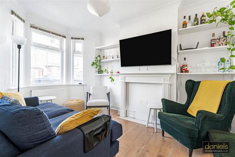 2 bedroom cottage for sale, Priory Park Road, WEMBLEY