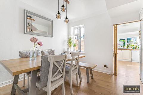 2 bedroom cottage for sale, Priory Park Road, WEMBLEY