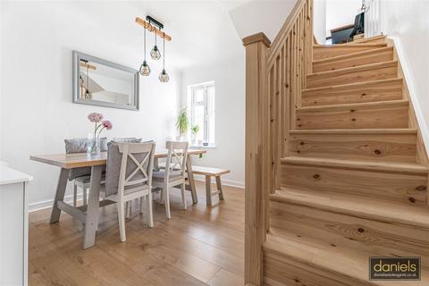 2 bedroom cottage for sale, Priory Park Road, WEMBLEY