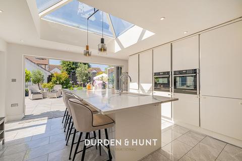 5 bedroom detached house for sale, Mill Grove, High Ongar, CM5