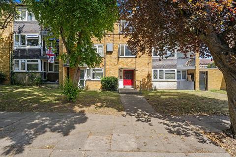 Brigadier Avenue, Enfield