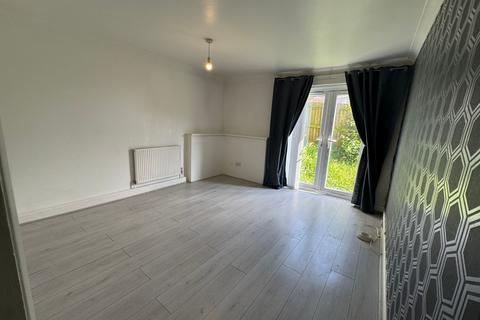 2 bedroom flat to rent, Old Barn Estate, Newport, NP19