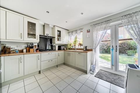 4 bedroom detached house for sale, Angelica Avenue, Stotfold, Hitchin, SG5