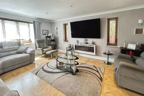 3 bedroom detached bungalow for sale, Pentwyn Road, Cynonville, SA13