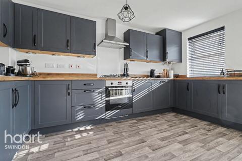 3 bedroom semi-detached house for sale, Quince Avenue, Swindon