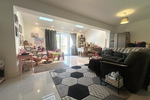 3 bedroom townhouse for sale, Ploughmans Lea, East Goscote